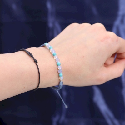 Ryby - świeczka zapachowa i bransoletka z drobnych kamieni naturalnych