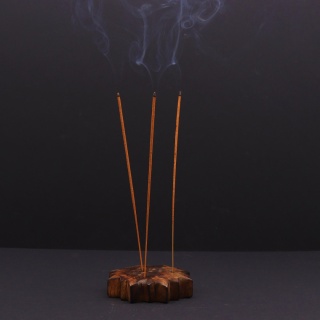 Wodnik - podstawka na kadzidełka z grawerem znaku zodiaku