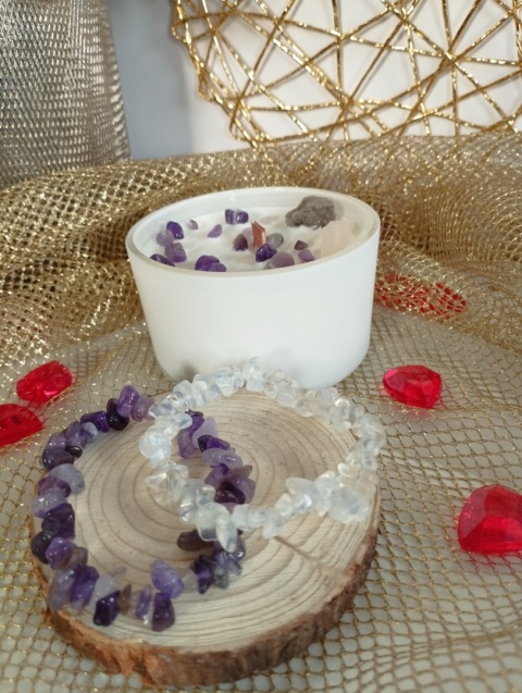 Zestaw na Walentynki: Świeca sojowa z kamieniami i 2 bransoletki