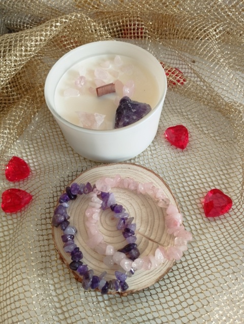 Zestaw Miłość i Harmonia: Świeca sojowa z kamieniami i 2 bransoletki