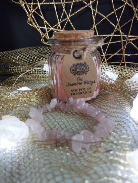 Zestaw na Walentynki - Świeca sojowa Jaśminowa i bransoletka Kwarc Różowy